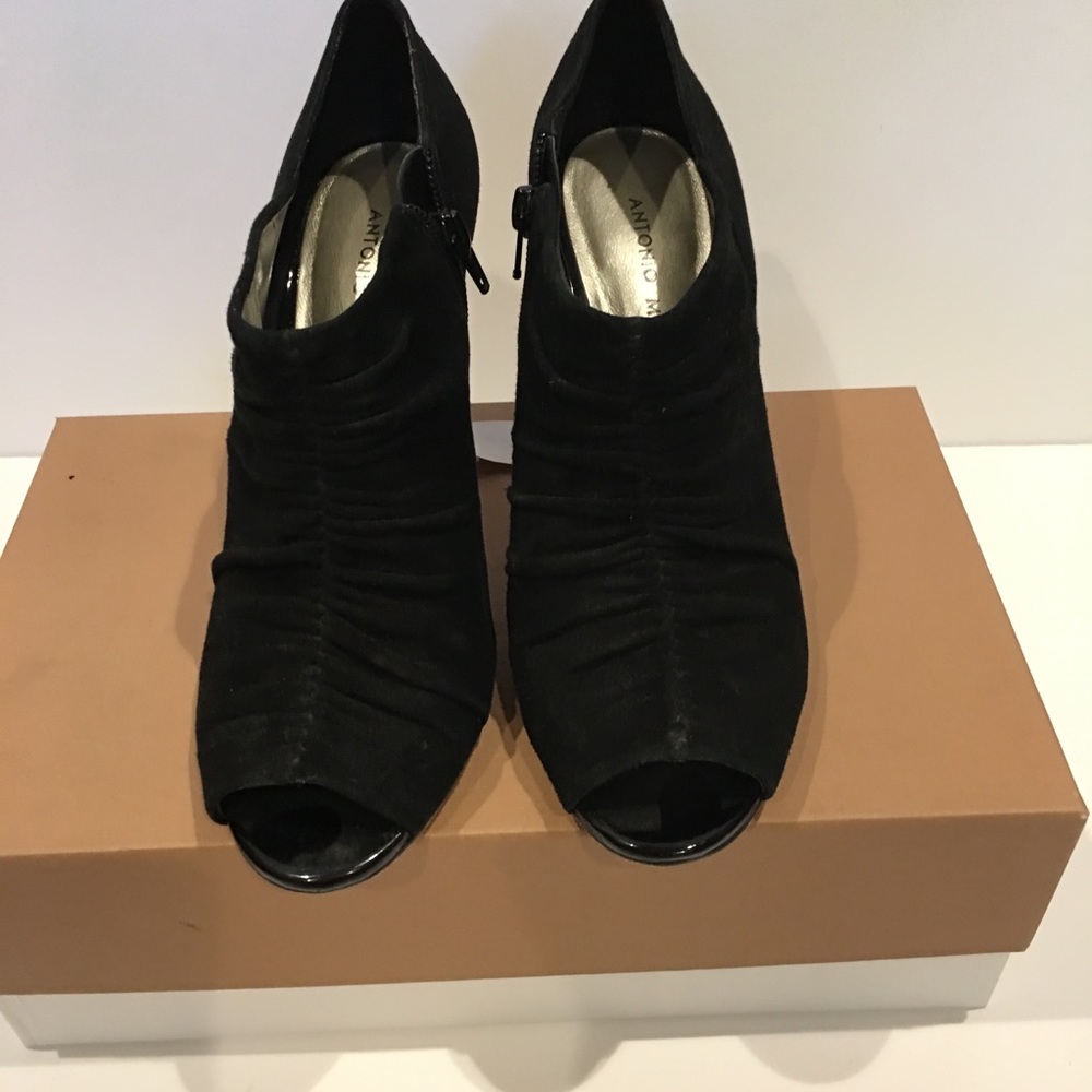 Antonio melani suede open-toe ankle boots. Size7.5